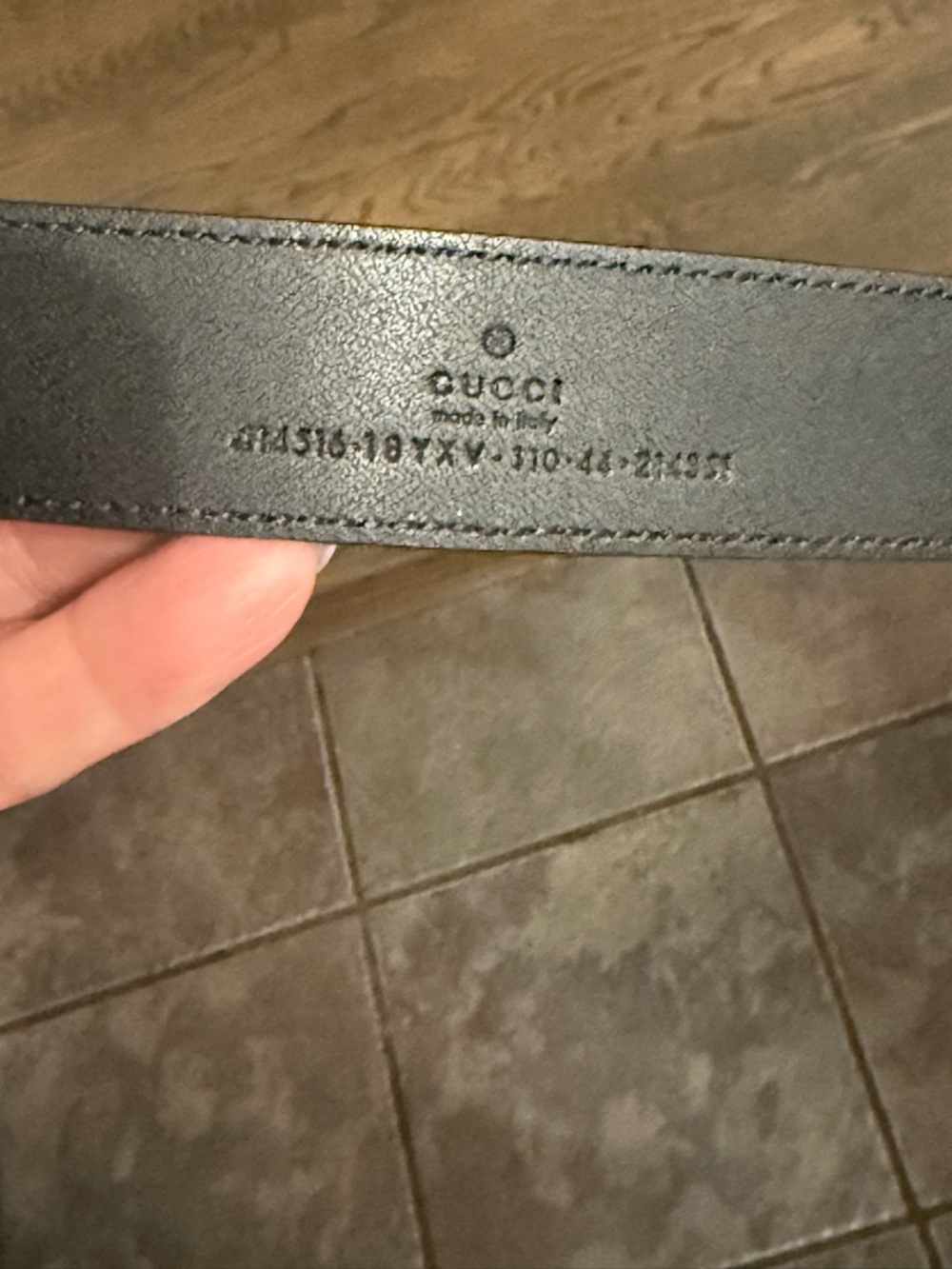 Authentic Gucci Black Leather Belt with Black GG Buckle - Picture 4 of 6